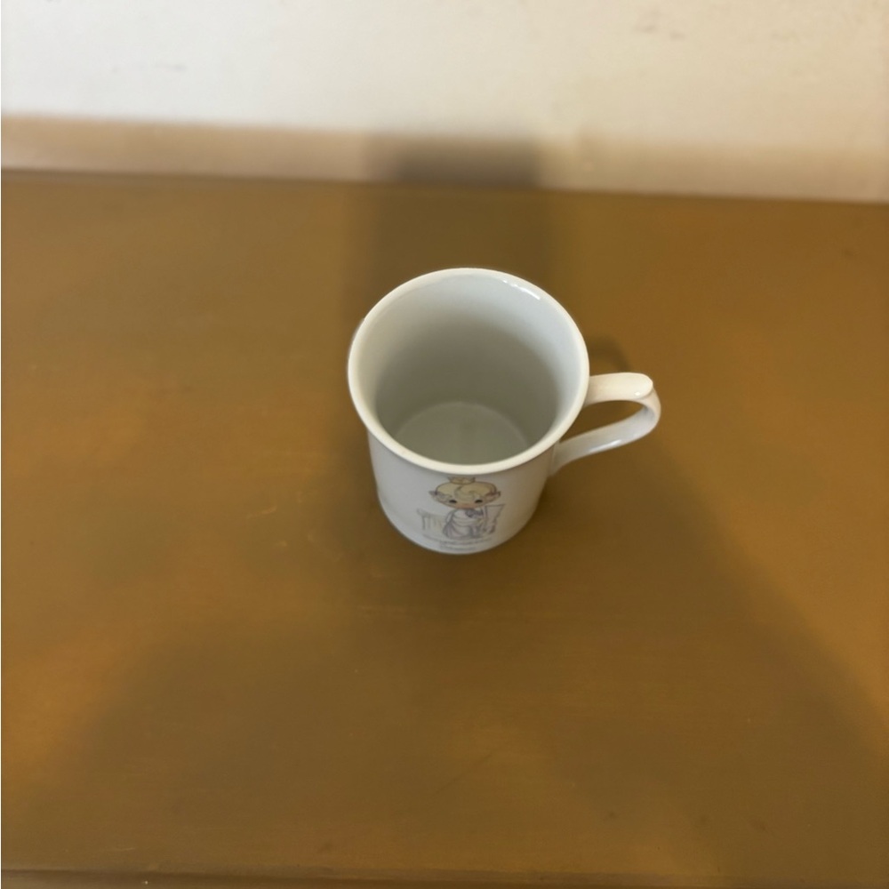 1985 Precious Moments White Porcelain Princess Mug with Gold Crown - Picture 3 of 9
